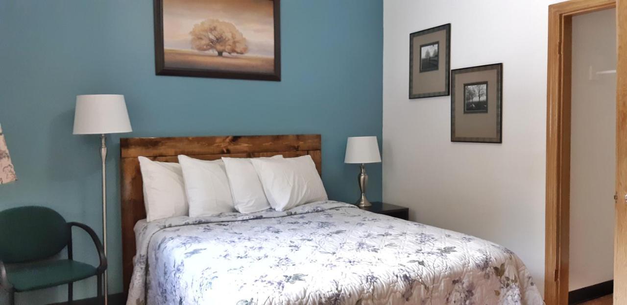 Maciver'S Motel And Camp Blind River Bagian luar foto