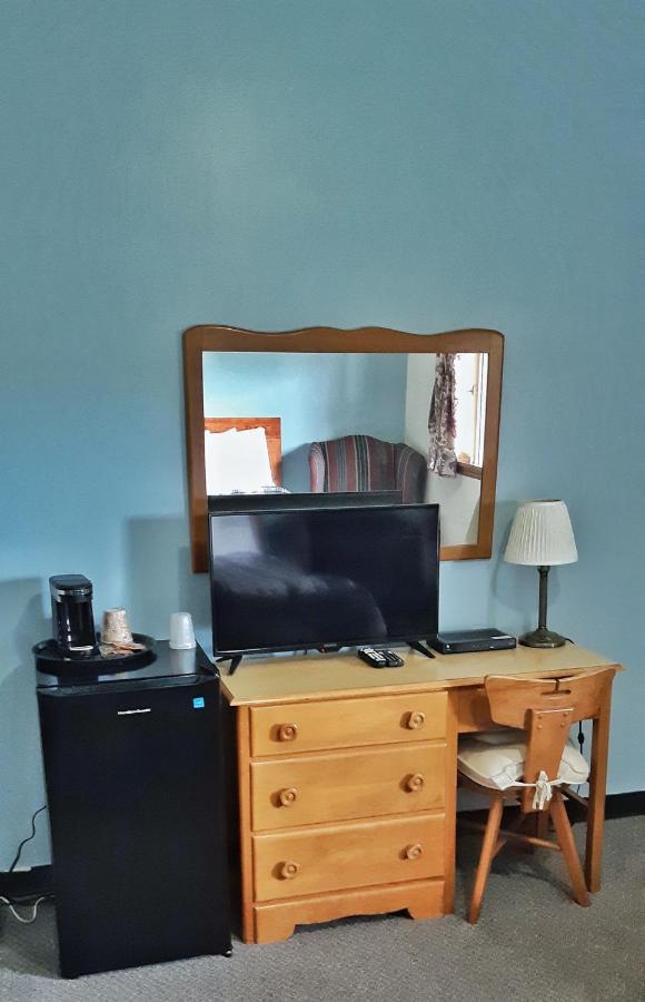 Maciver'S Motel And Camp Blind River Bagian luar foto