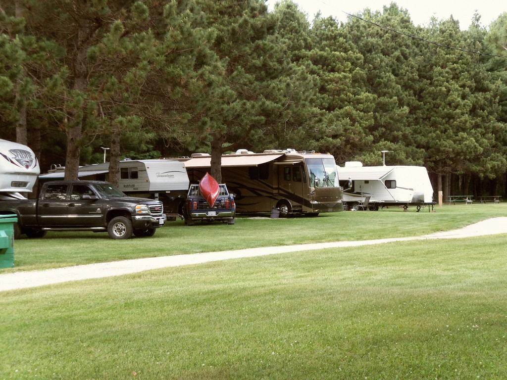 Maciver'S Motel And Camp Blind River Bagian luar foto